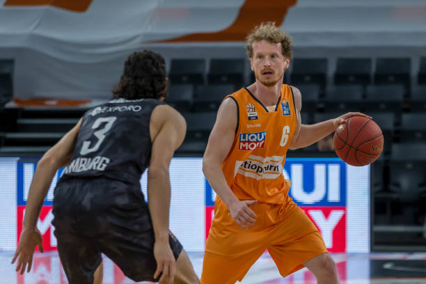 以一种近乎 以一种近乎